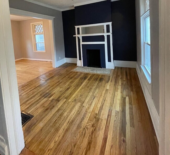 Building Photo - Fully Remodeled 4 Bed 2 Bath Home