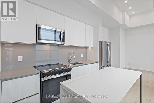 Building Photo - 3100 Keele St