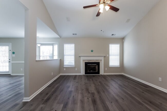 Building Photo - 6222 Spanish Moss Ln