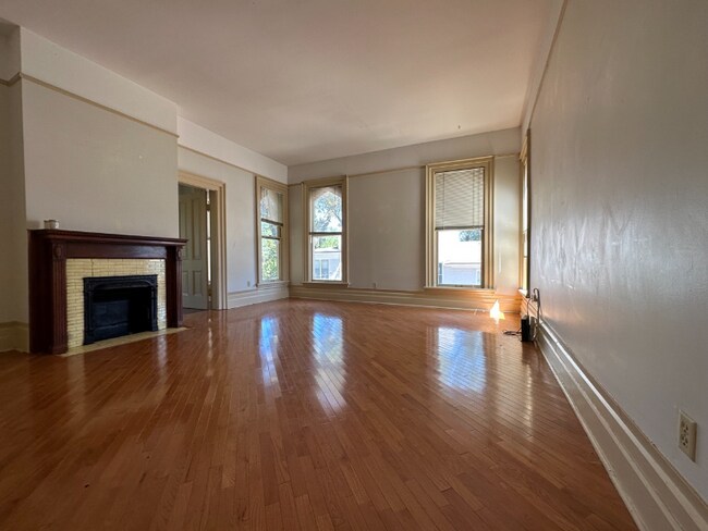 Foto del edificio - 501 E 7th St