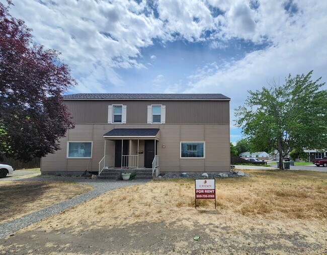 Building Photo - 1209to