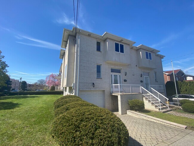 Foto del edificio - 124A E Palisades Blvd