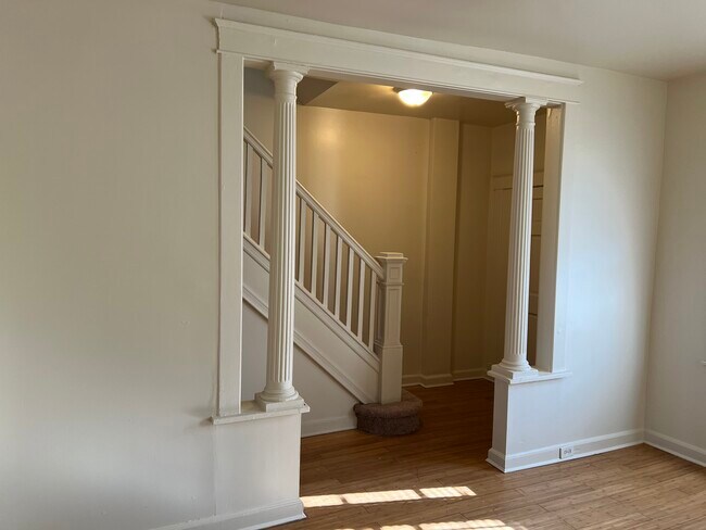 Building Photo - 530 Chateau Ave