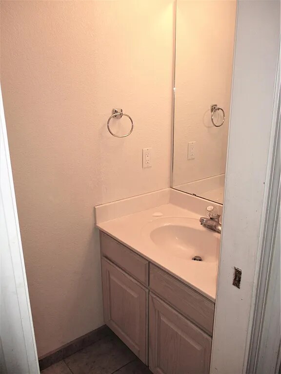 Foto del edificio - 5725 Burnhamwood Pl NE