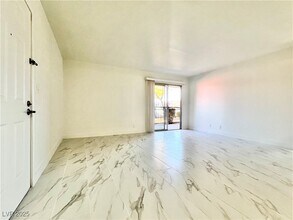 Building Photo - 5161 River Glen Dr