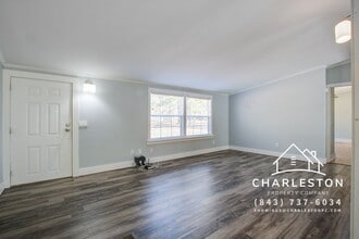 Building Photo - 1807 United Dr