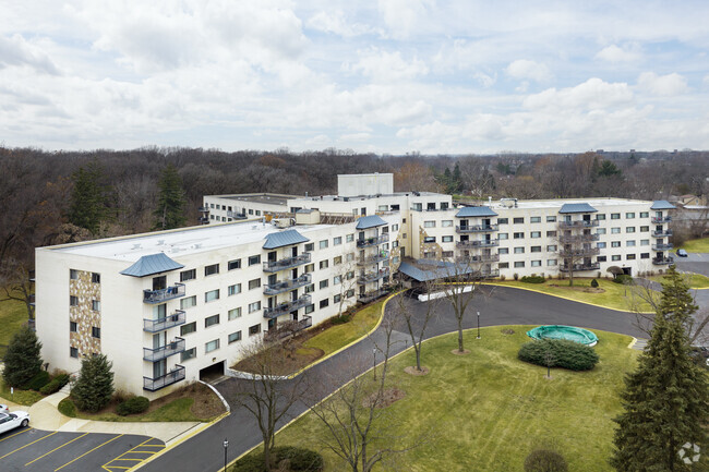 Building Photo - Forest Villa Condominiums