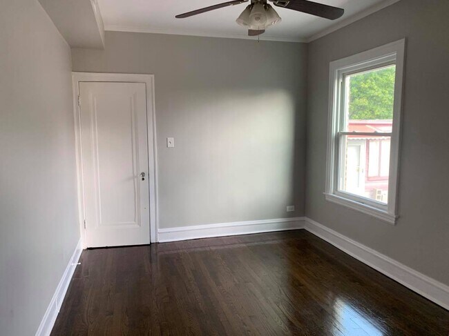 Foto del edificio - 5649 N Saint Louis Ave