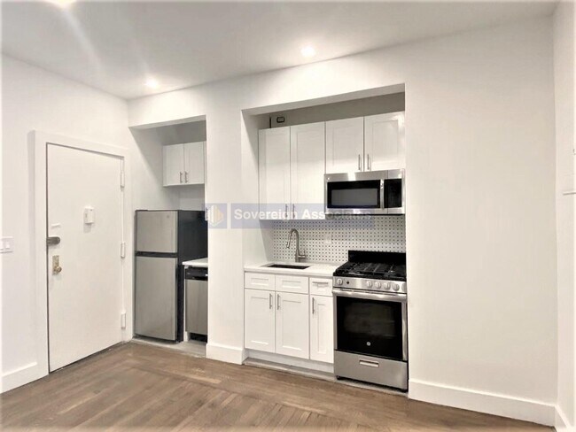 Foto del edificio - 45 Tiemann Pl