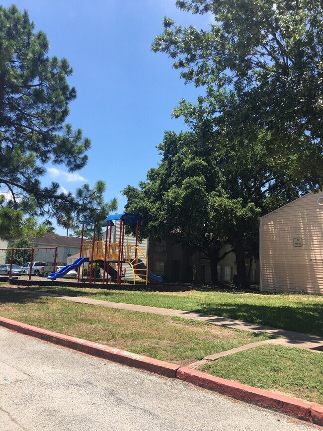 Building Photo - 6200 W Tidwell Rd