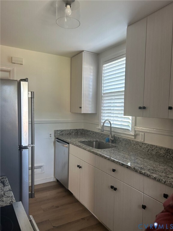 Foto del edificio - 6706 Wessex Ln
