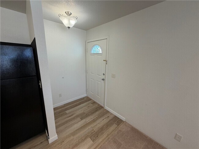 Foto del edificio - 3423 McCormick Blvd