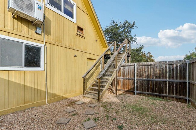 Foto del edificio - 24369 Bingham Creek Rd