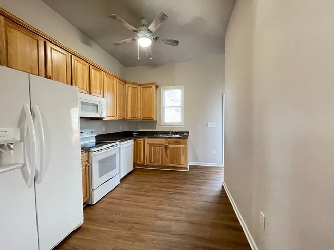 Building Photo - South Hill Home For Rent!!