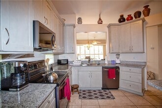 Building Photo - 825 Bentwater Cir Building Photo - 825 Bentwater Cir