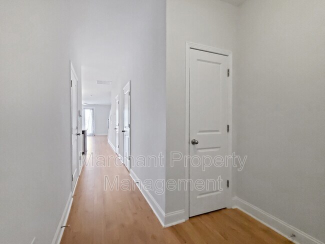 Foto del edificio - 108 Turfway Dr