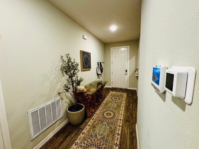 Foto del edificio - 948 Alminar Ave SE