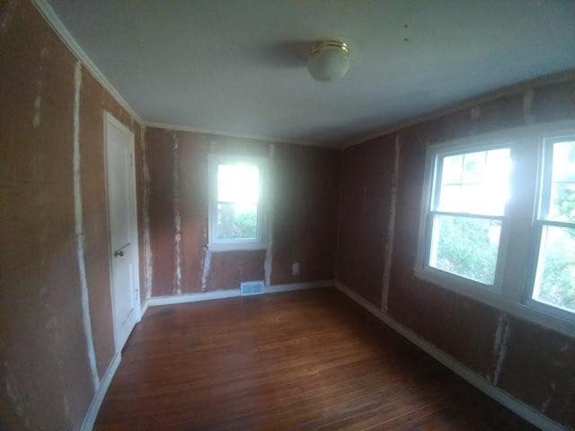 Building Photo - 3 bedroom in Torrington CT 06790