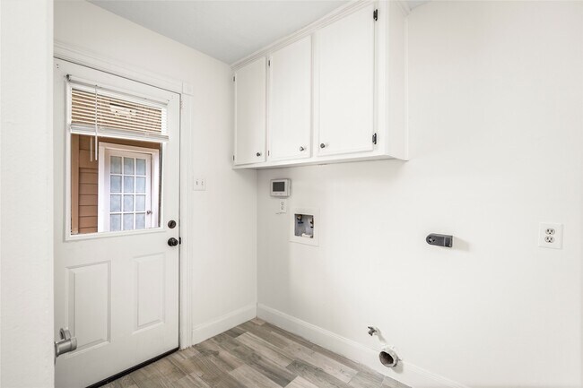 Foto del edificio - 560 Landfall Ln