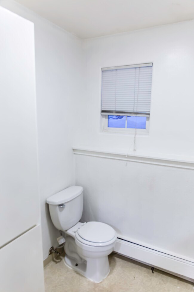 Foto del edificio - 1350 W 27th Ave