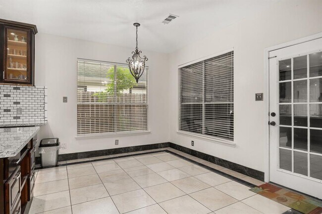 Foto del edificio - 8506 Regalbrook Dr