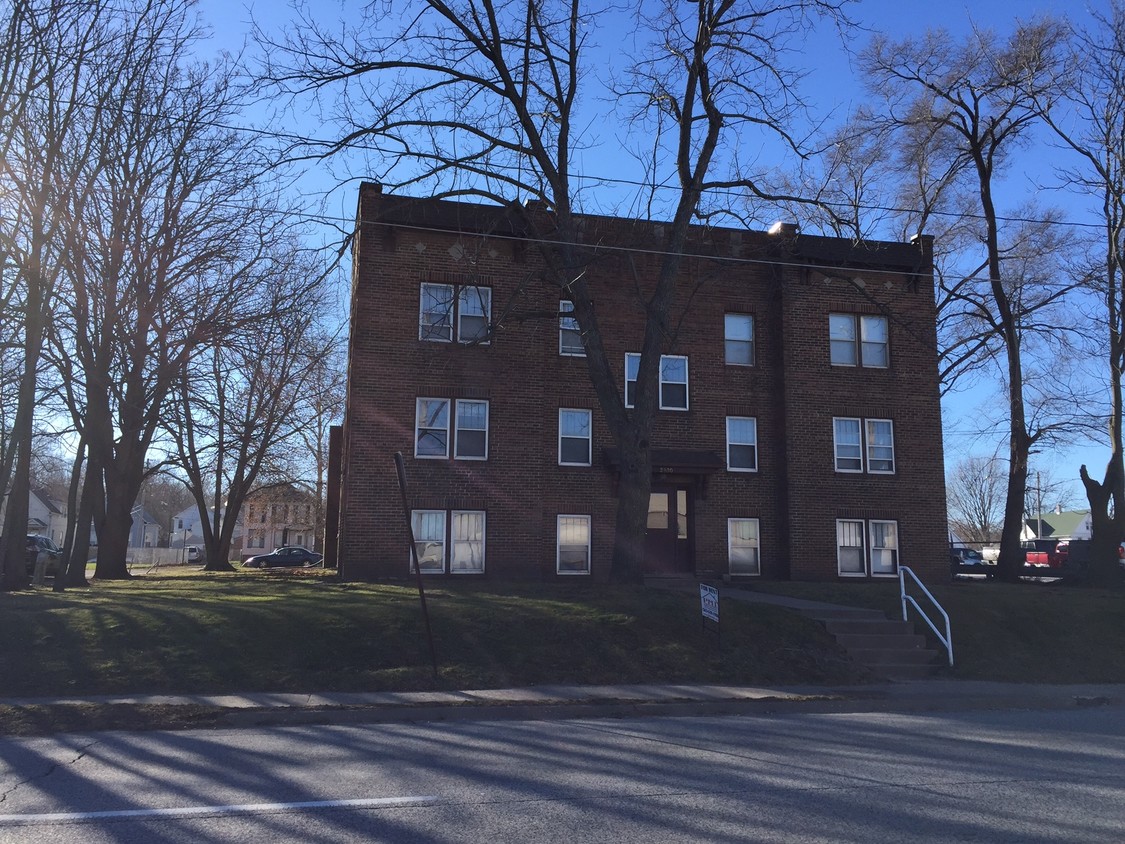 Building Photo - 2930 5th St