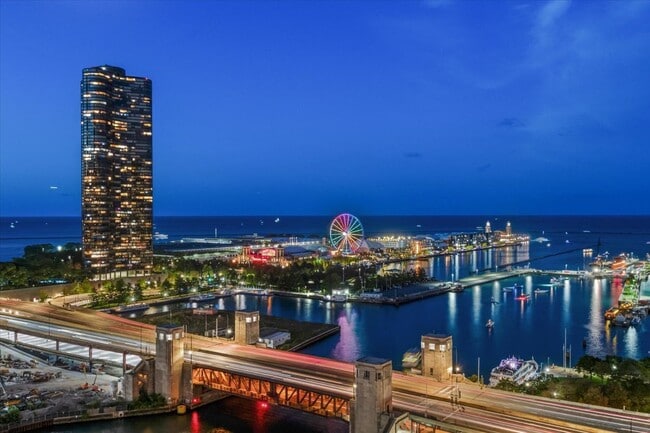 Building Photo - 450 E Waterside Dr