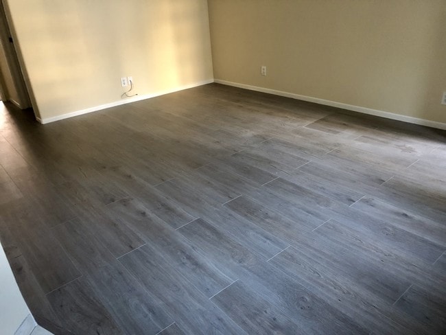 Foto del edificio - 7642 Crescent Ave