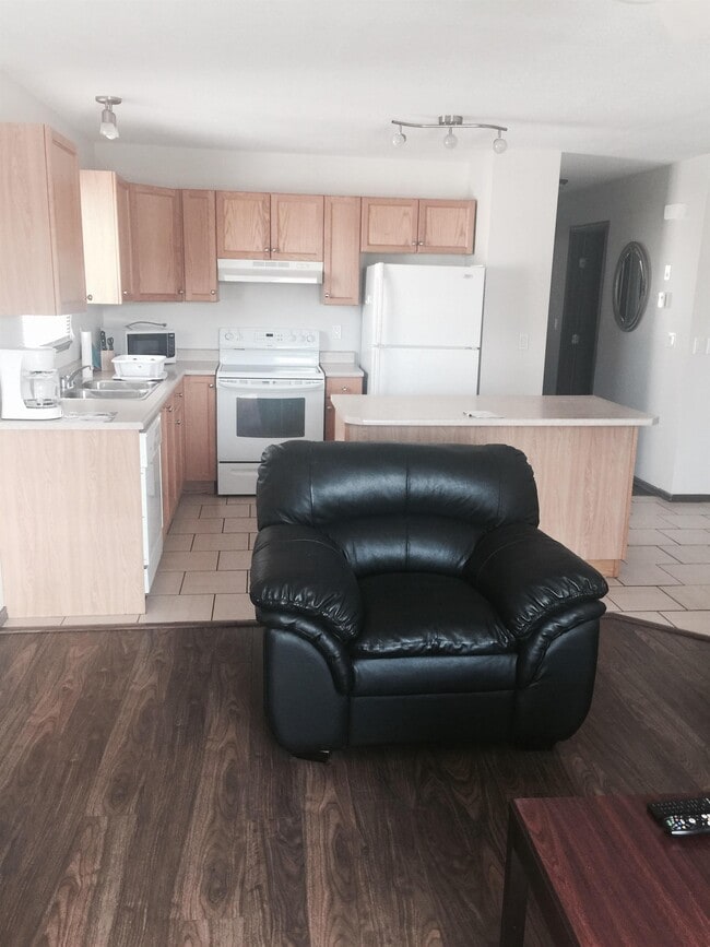 Building Photo - 8213 114 St