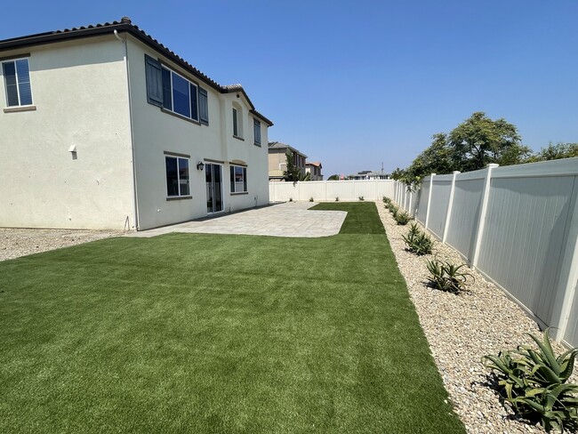 Building Photo - 1230 Tesoro Pl