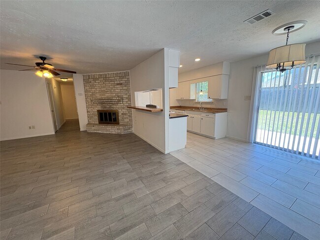Foto del edificio - 2502 Marble Falls Dr