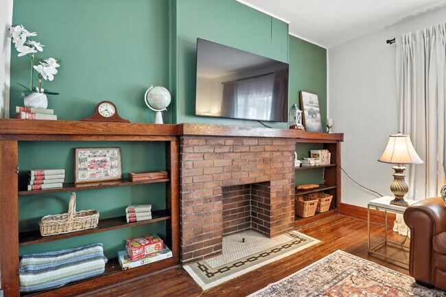 Foto del edificio - Fully Furnished 3-Bedroom Main-Floor Apartment in North Buffalo
