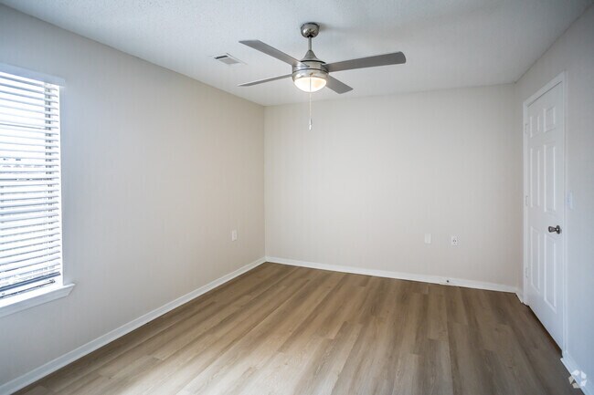 1HAB, 1BA - 700SF - The Lexington