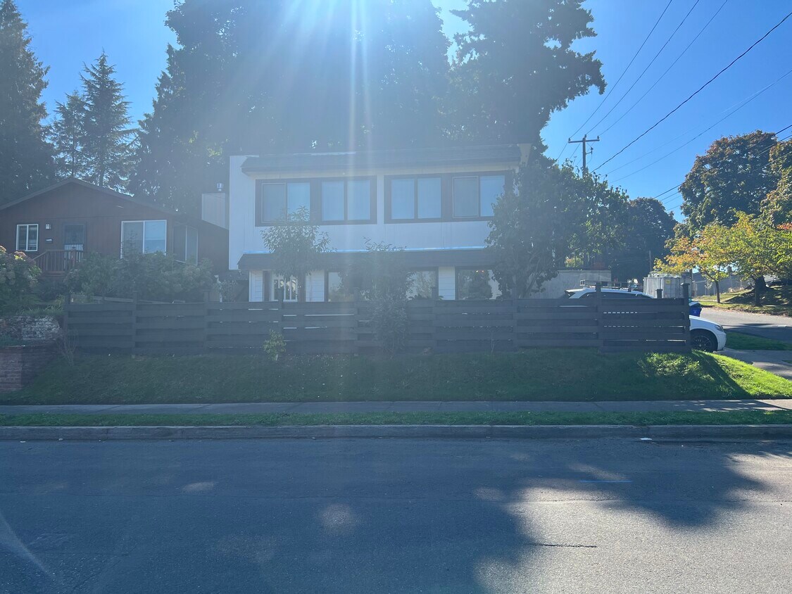 Primary Photo - 6920 NE 27th Ave