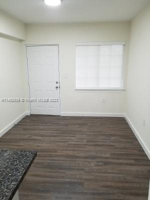 Foto del edificio - 3090 Bird Ave