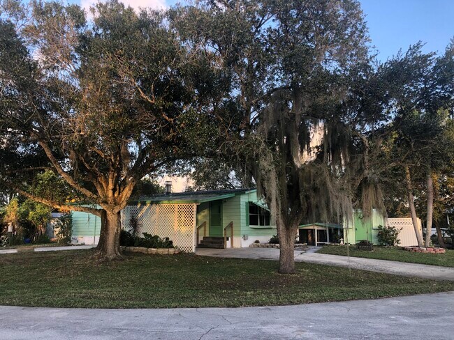 Building Photo - 7797 SE Fork River Dr