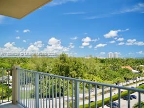 Foto del edificio - 880 NE 69th St