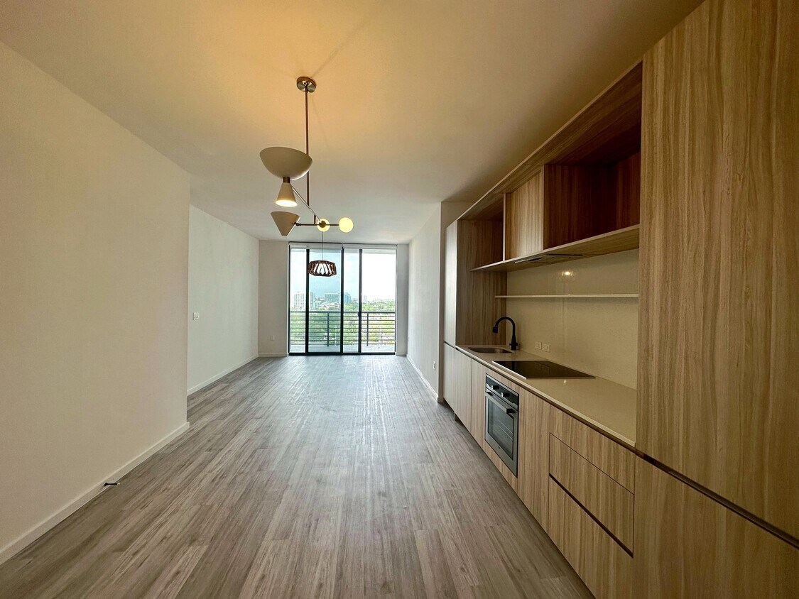 Foto principal - 402 NE 34th St