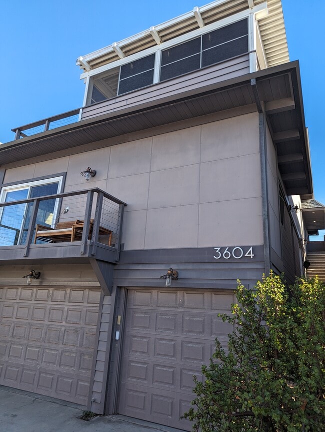 Building Photo - 3604 Alma Ave