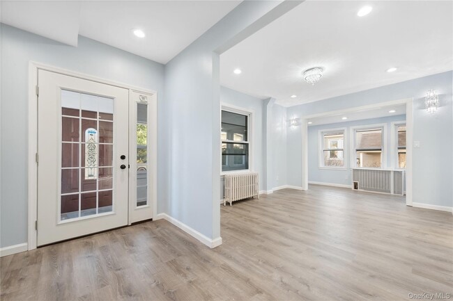 Foto del edificio - 120 N Forest Ave