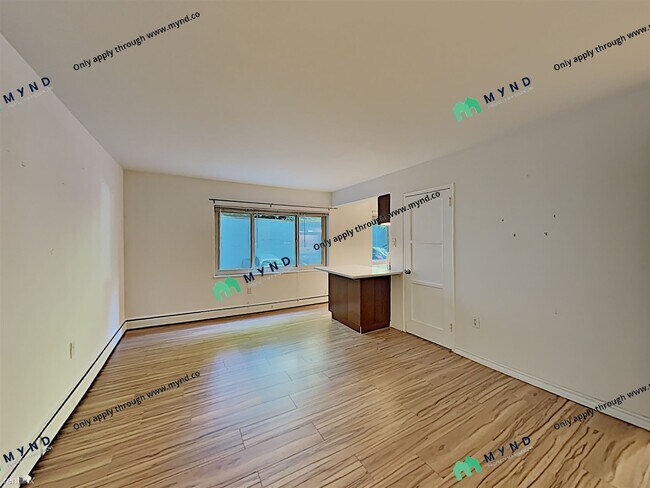 Building Photo - 1400 Hubbell Pl