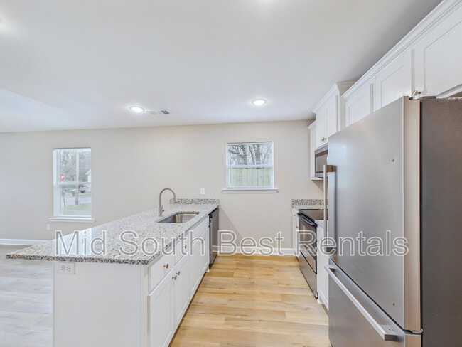 Building Photo - 2113 S Martin St