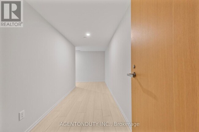 Photo du bâtiment - 5 Soudan Ave