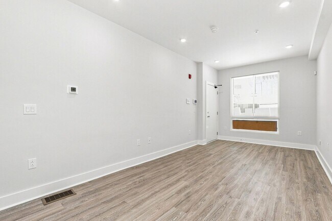 Foto del edificio - 950 N 43rd St