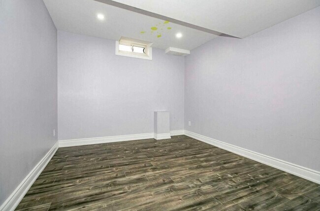 Building Photo - 33 Upper Highlands Dr