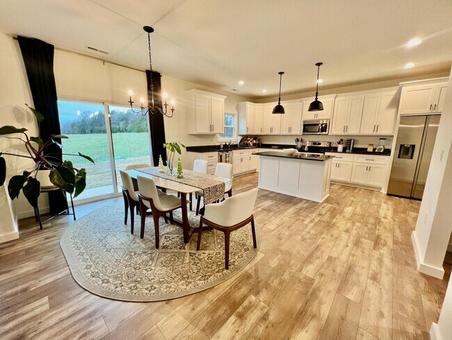 Building Photo - 374 Rolling Brook Dr