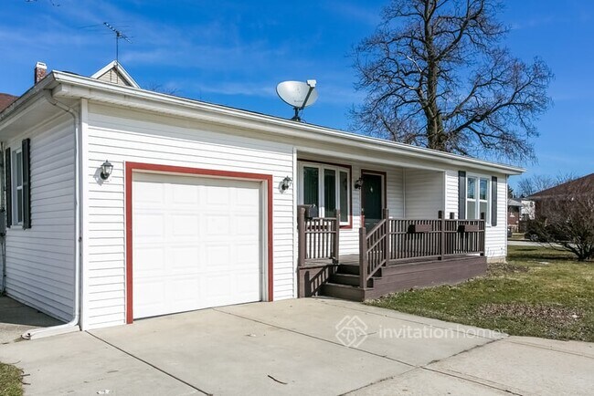 Building Photo - 751 Hutchins St