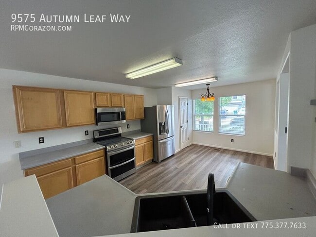 Foto del edificio - 9575 Autumn Leaf Way