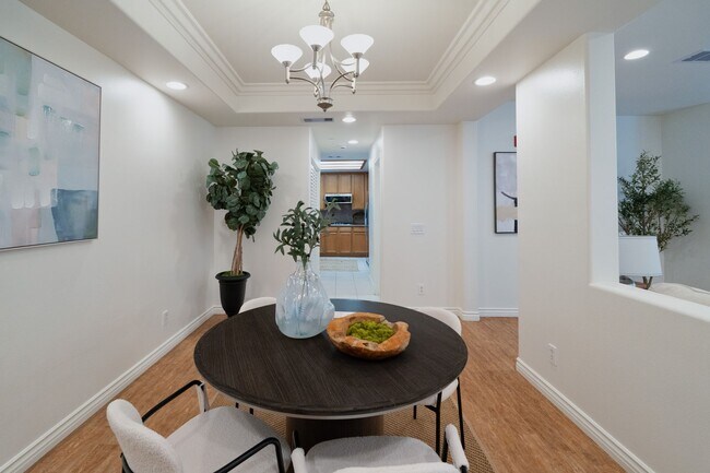 Foto del edificio - 2 WEEKS OFF SPECIAL..BEAUTIFUL 4 BED 3 BATH UNIT!!!!!