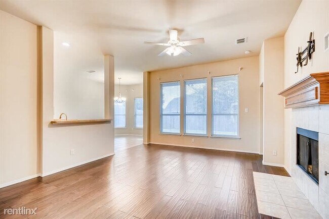 Building Photo - 3 br, 3 bath House - 4906 Saddlehorn Drive